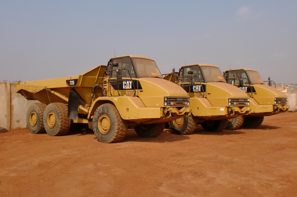 Caterpillar 725 Dump Trucks - Draimar